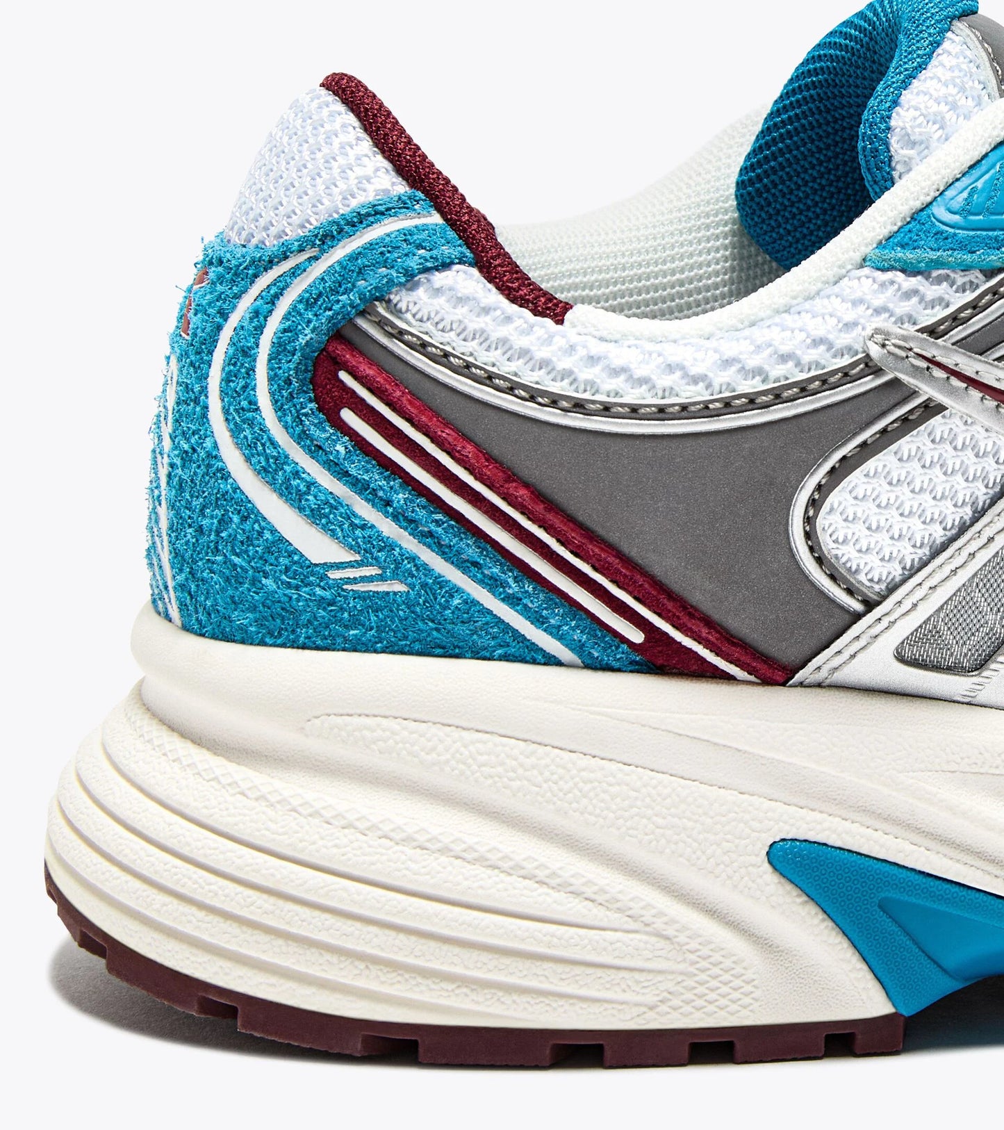 DIADORA MYTHOS STAR