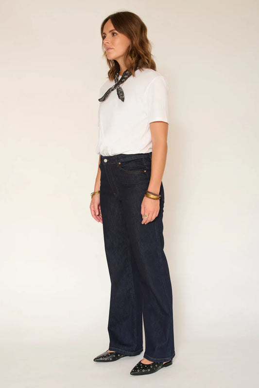 JEAN LARGE - THE JAGGER WILSON BLUE SYDNEY WASH
