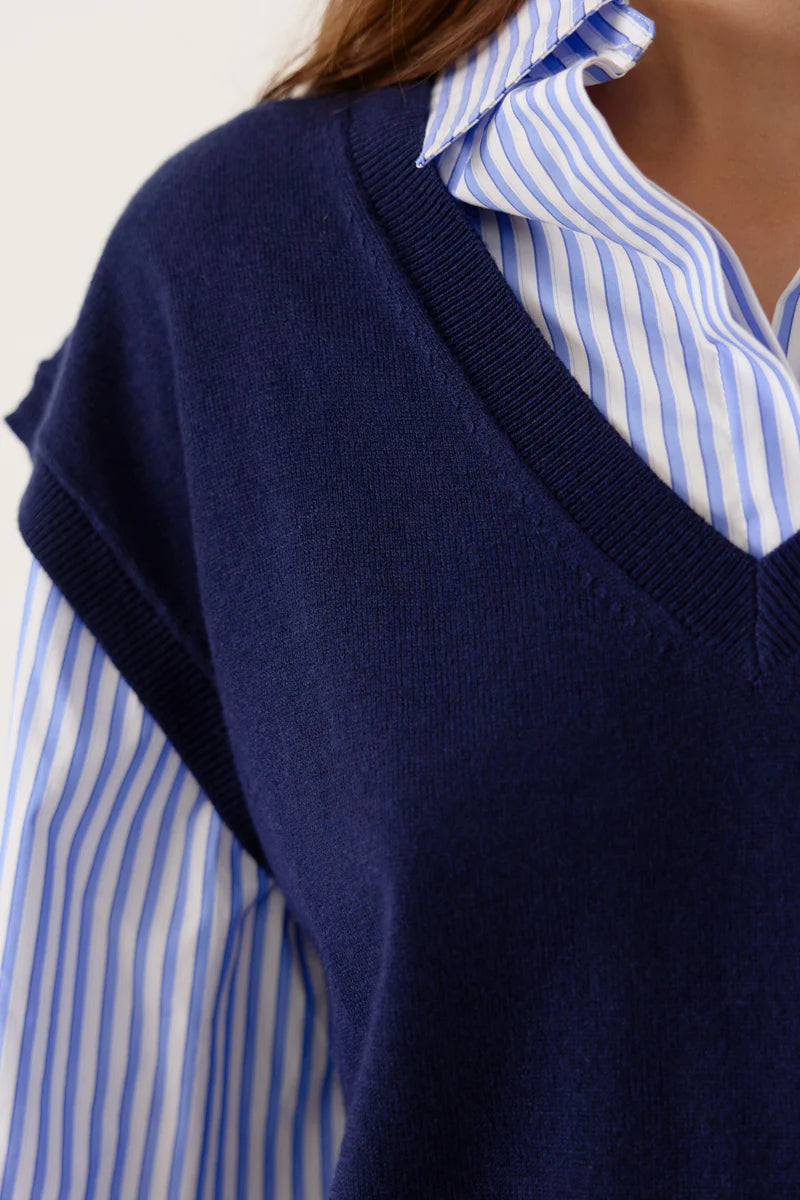 PULL ALEZIA Navy