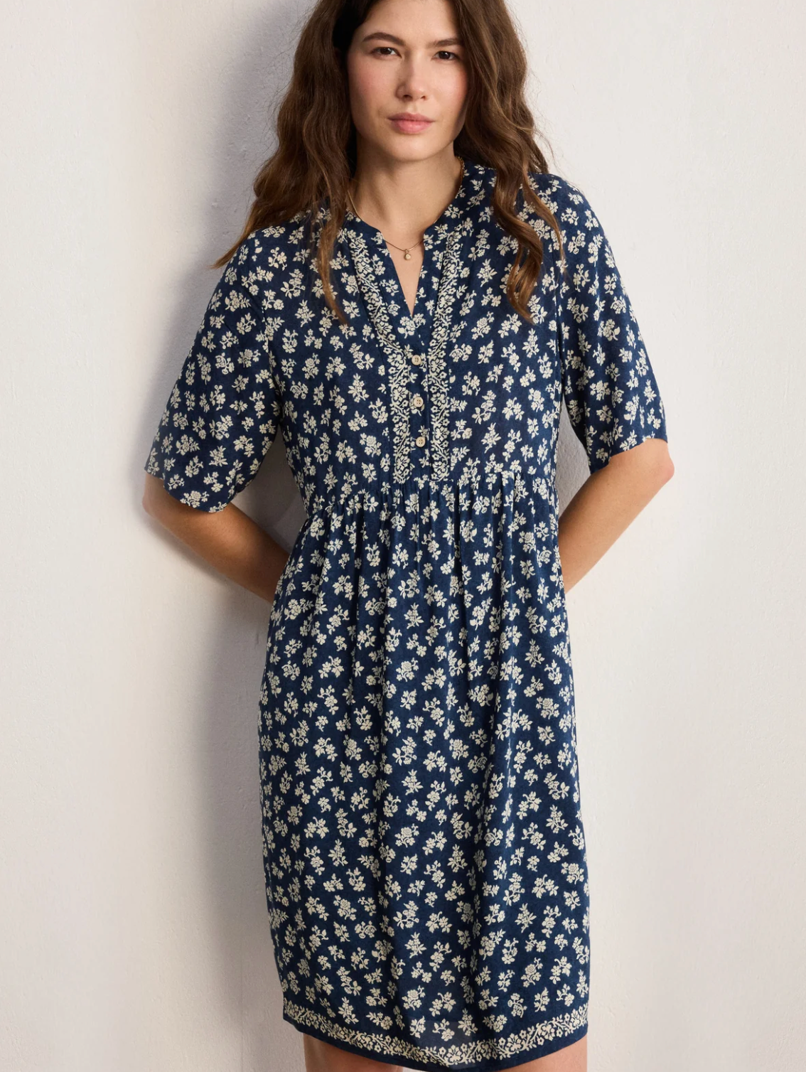 Robe courte et droite à fleurs - AUGUSTA