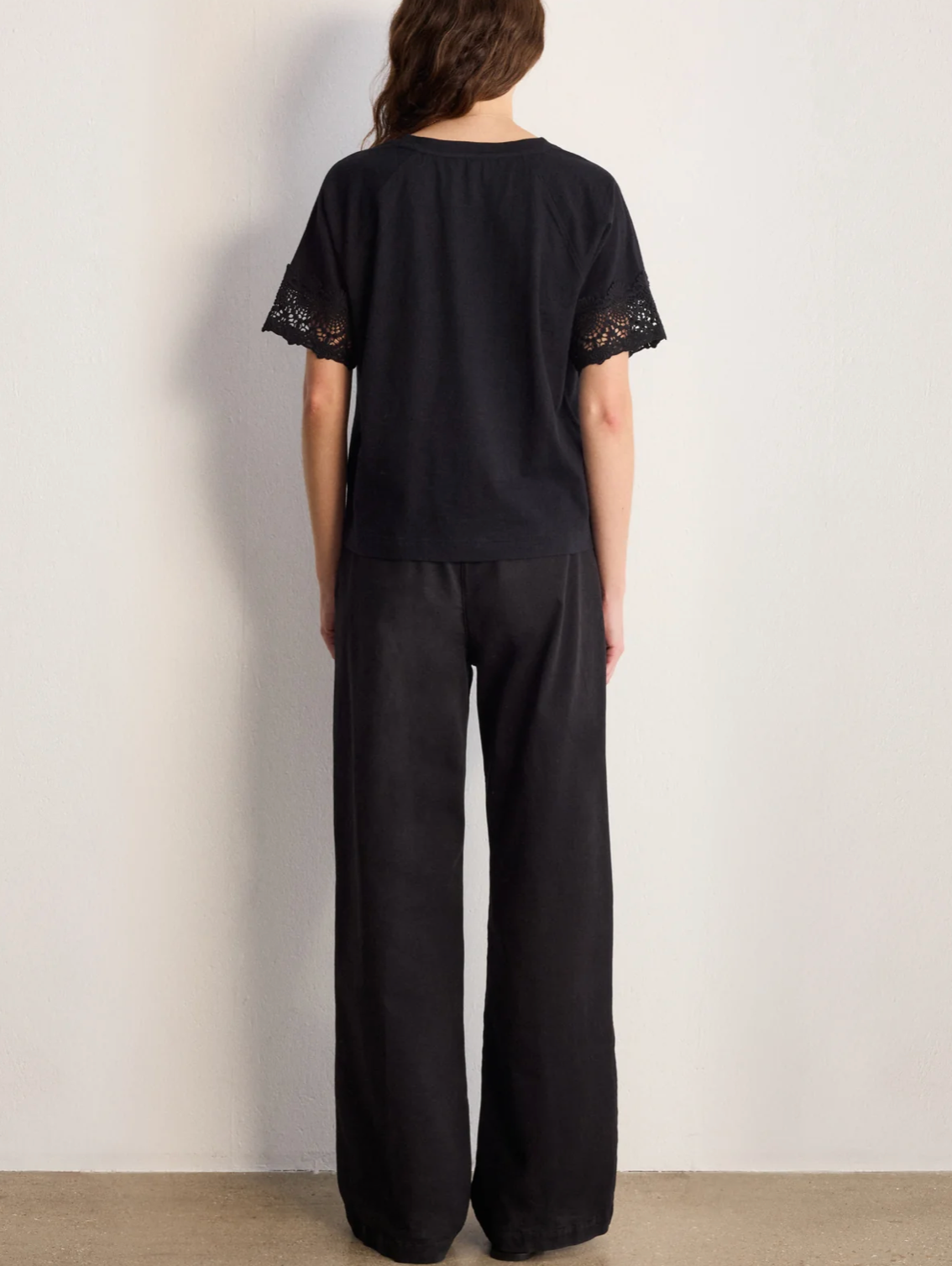 T-shirt en coton aux manches brodées - THANA Noir