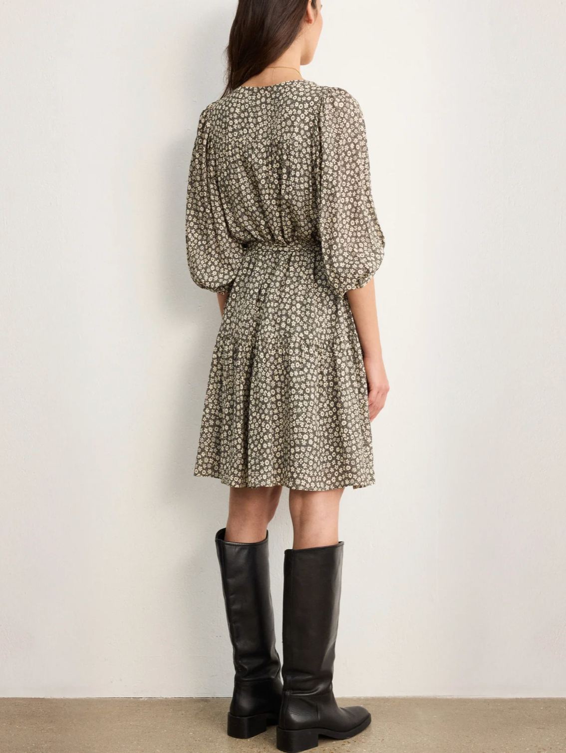 Robe courte fluide à fleurs - ARSENE