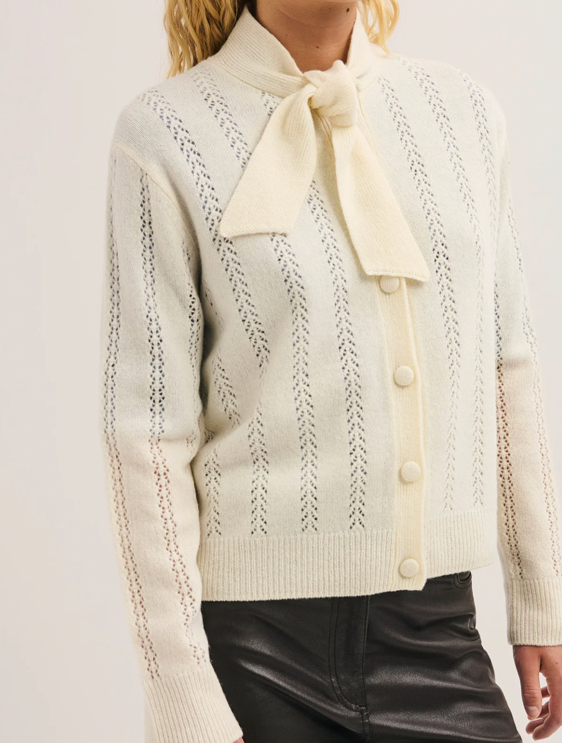 Gilet en laine ajourée à cravate - ROMI