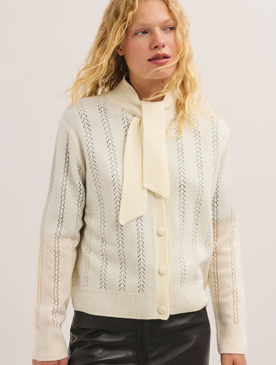 Gilet en laine ajourée à cravate - ROMI
