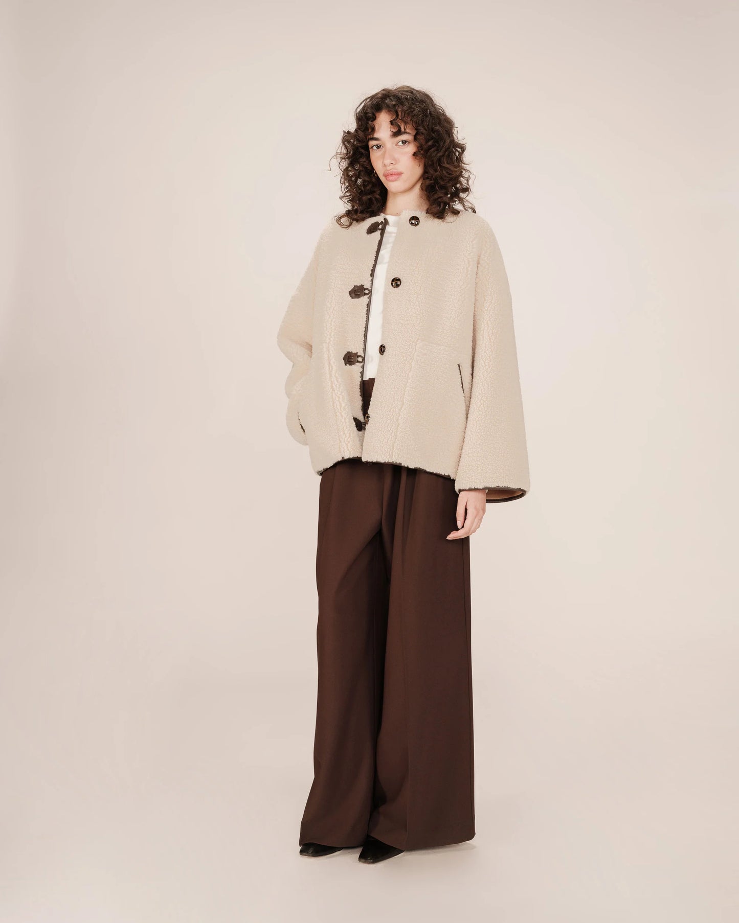 MANTEAU OVERSIZE EN SHEARLING ECRU SIMON
