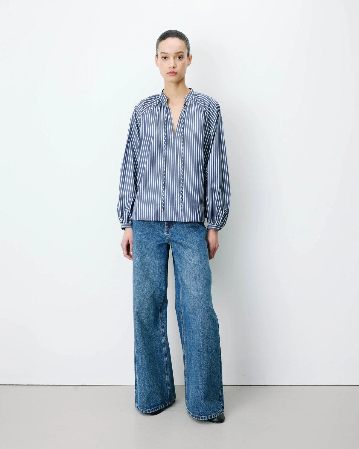 BLOUSE À RAYURES COL MAO À NOUER MARINE ALBANE