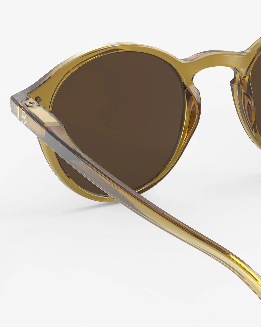 #D GOLDEN GREEN